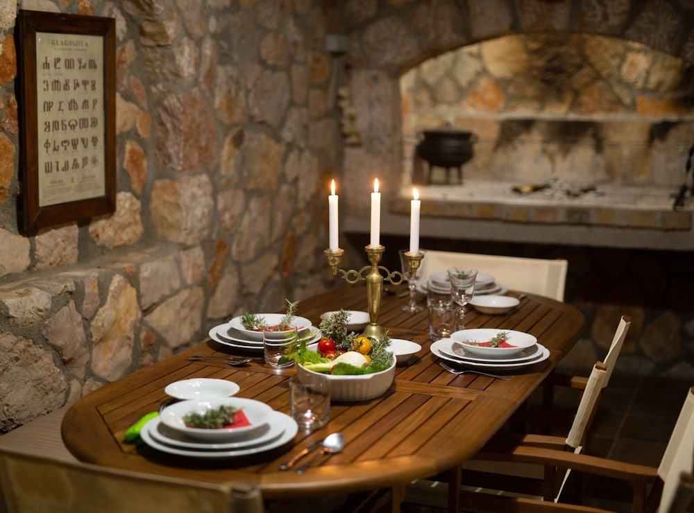 Tranquil Getaway Polje Villa With Pool