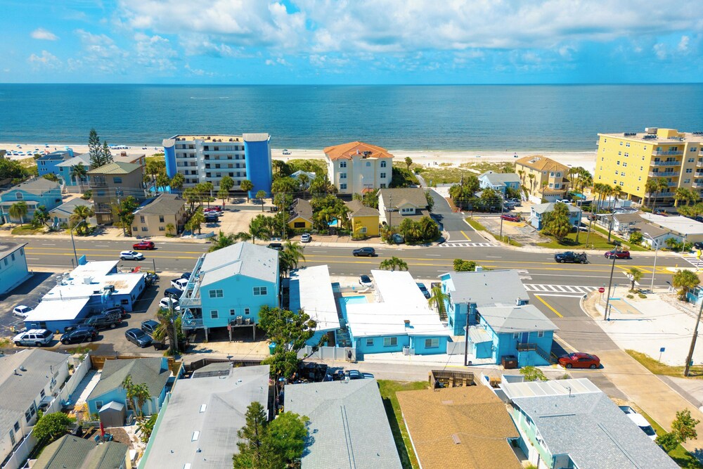 Madeira Beach Studio: Walk to John's Pass! view 5