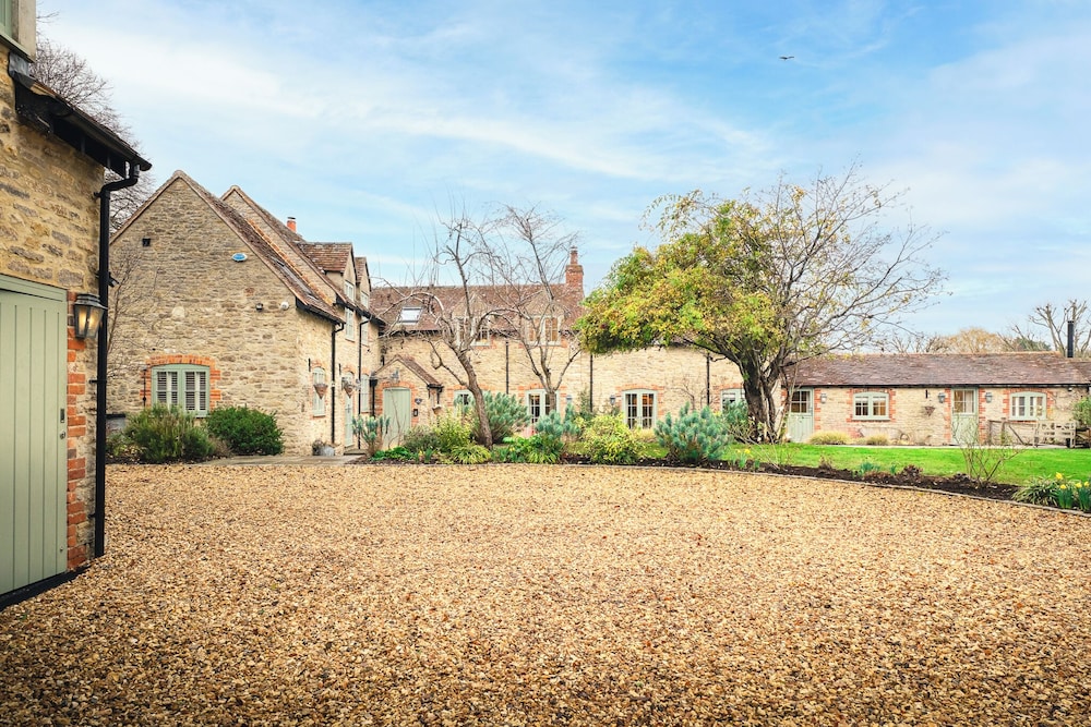 Stunning 6 BB Cottage & Annexe