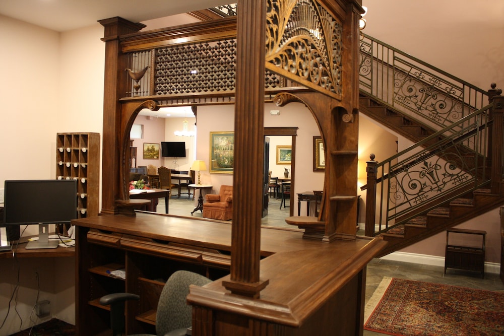 Hearthstone Elegant Lodge by the River