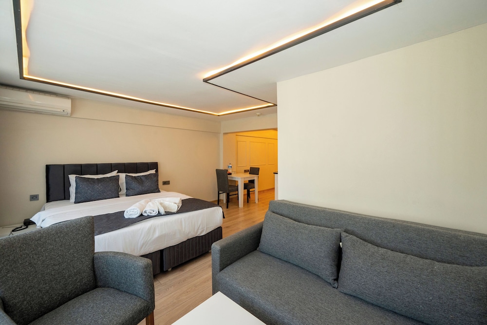 Aiza Suites - Image 8