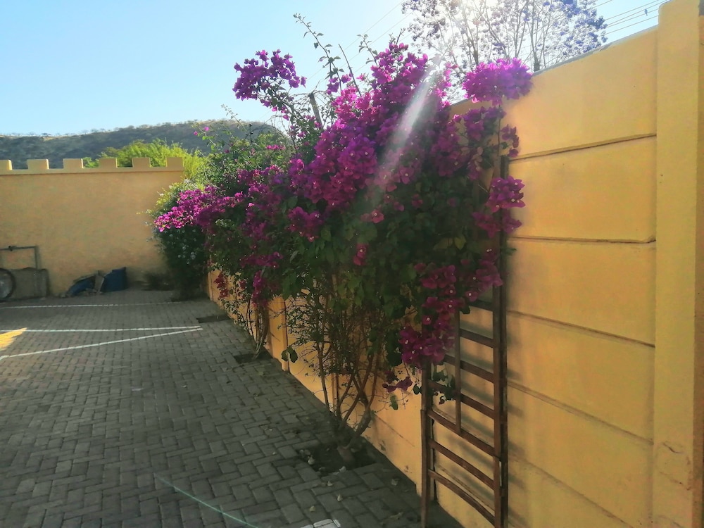 Capbon Guesthouse