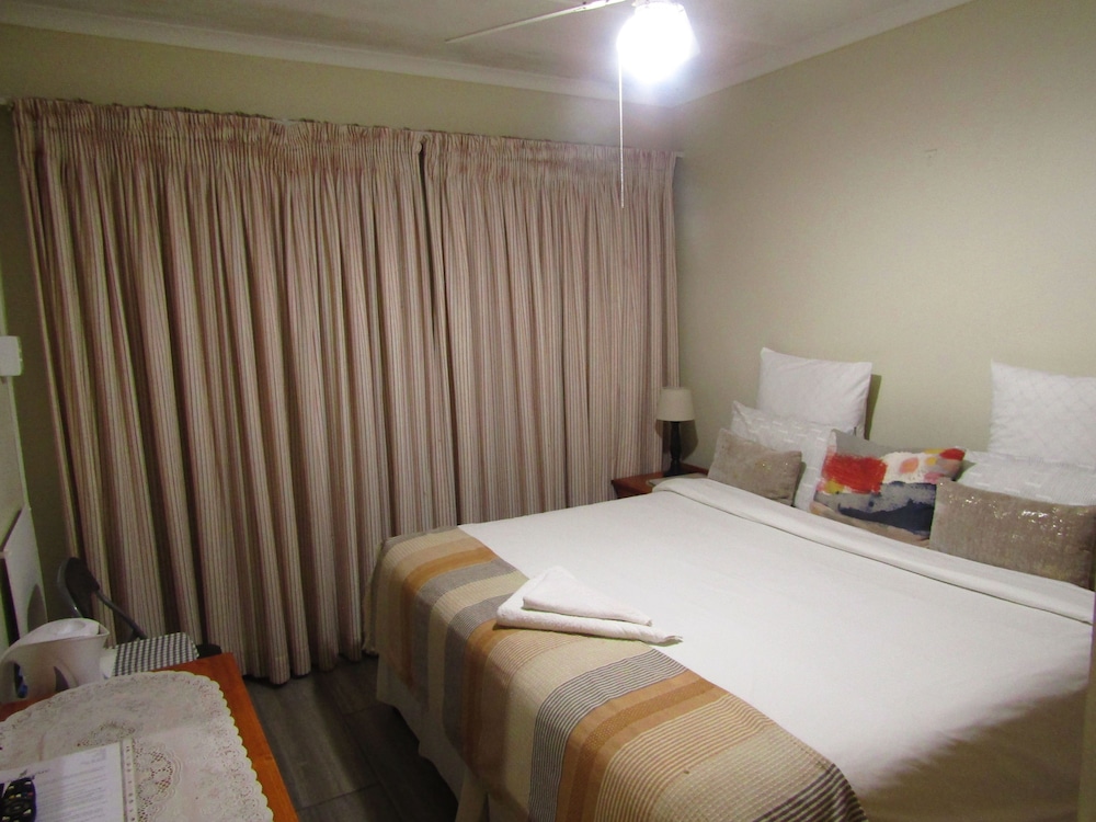 Yolonwabo bed and breakfast view 4