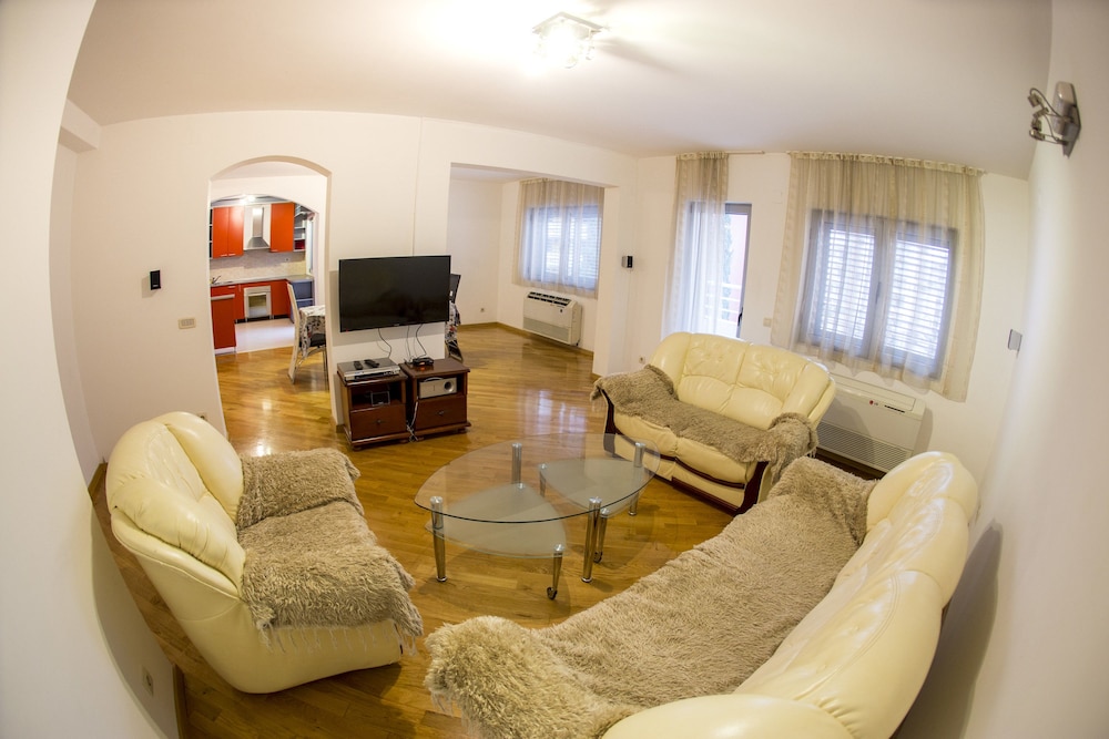 SMS Apartments
