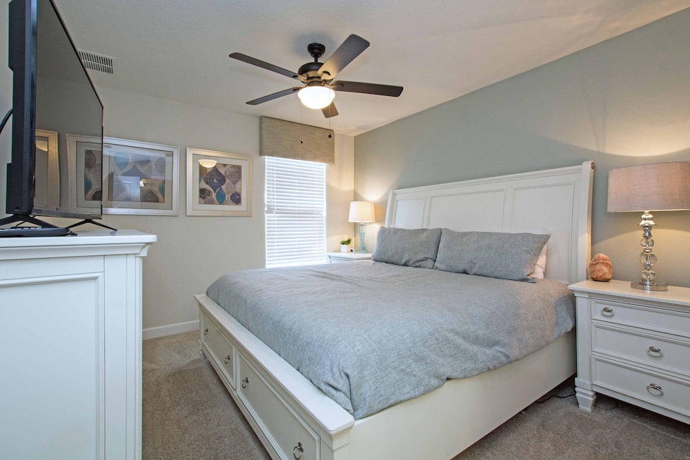 Beautiful Home With Private Pool in Champions Gate