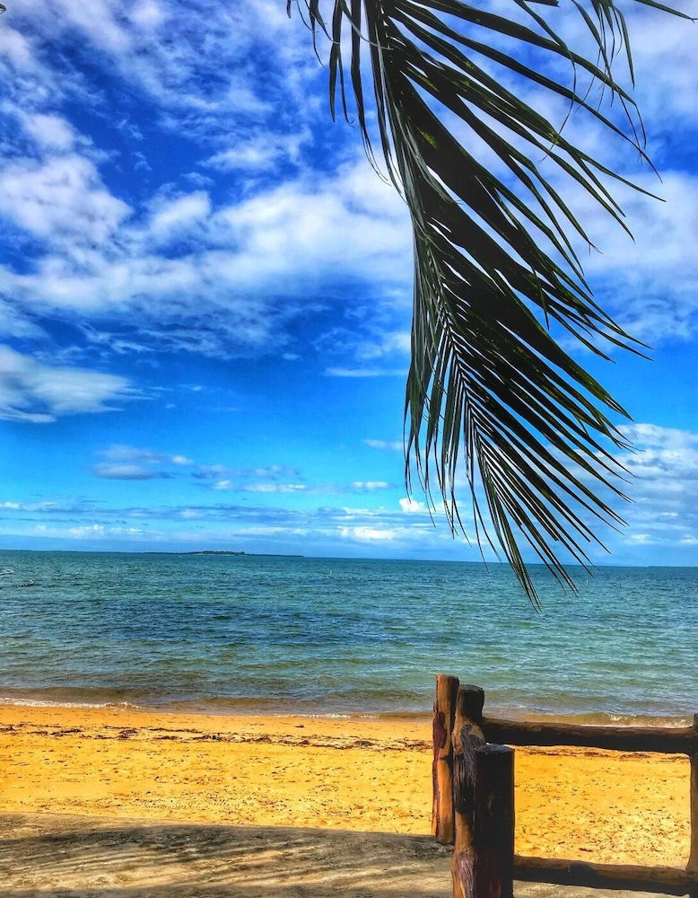 Nichos Island Resort