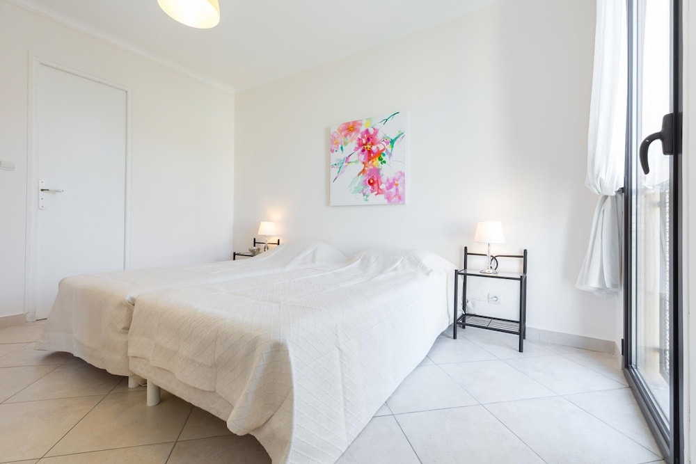 Modern 3 Bedroom 3 Bathroom Apartment for Rent Near Cannes Old Town Walking Distance to Palais - 2000