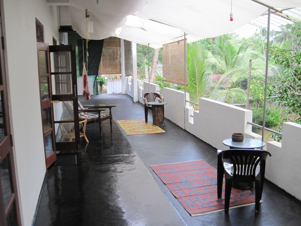 Jungleside House