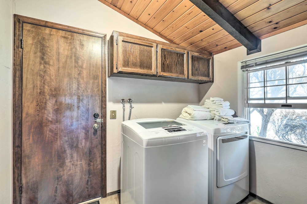 Oceanfront Irish Beach 'sea Haven' Home w/ Hot Tub
