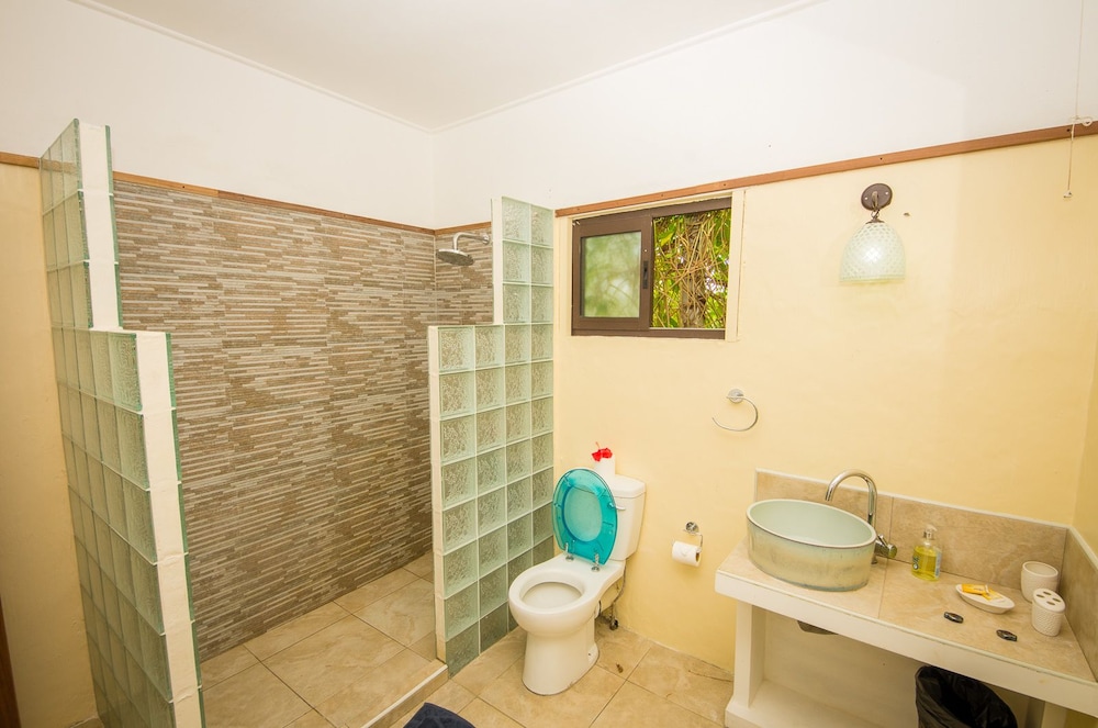 Lemongrass Lodge