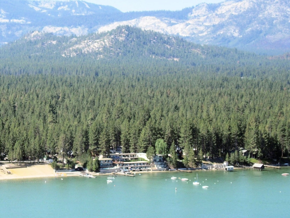 Lake Tahoe Vacations - Beachcomber Inn - Property Image 65