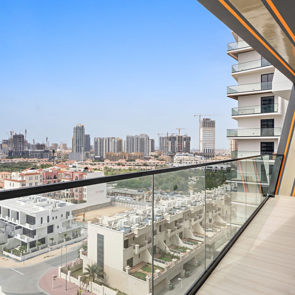Stunning Modern 3BR Apartment in JVC