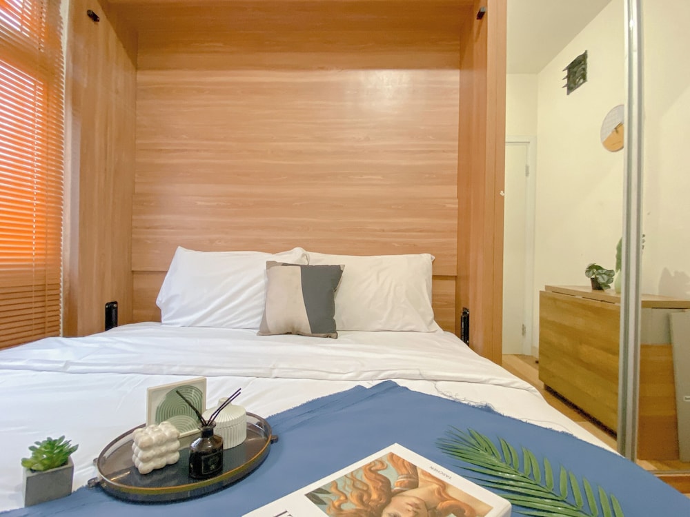 Cozy Living 2Br At Green Pramuka City Apartment