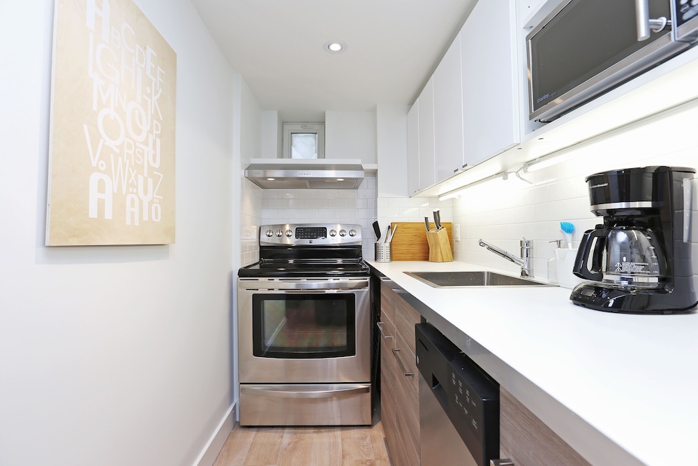 Applewood Suites - Executive Basement