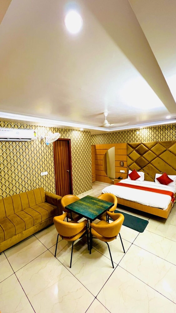 Hotel Robinson Kasganj