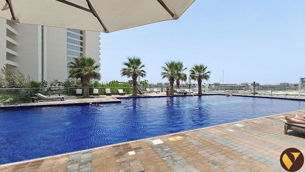 Gulf Gate Near Golf Club Parks & Pool