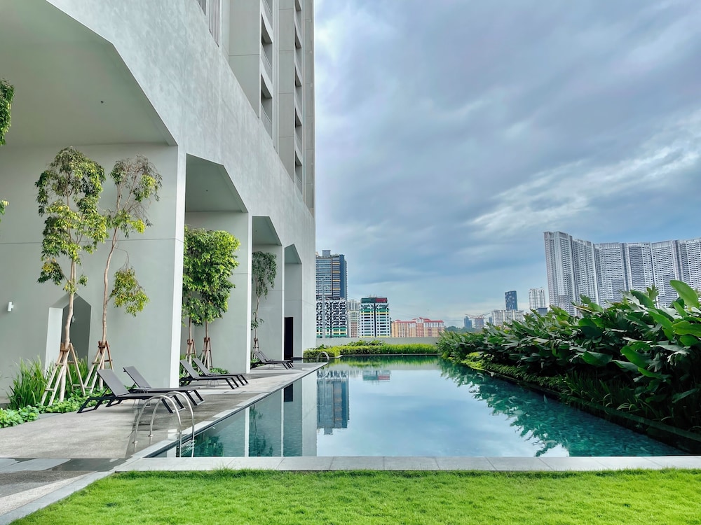 Staycation V Residence - Sunway Velocity