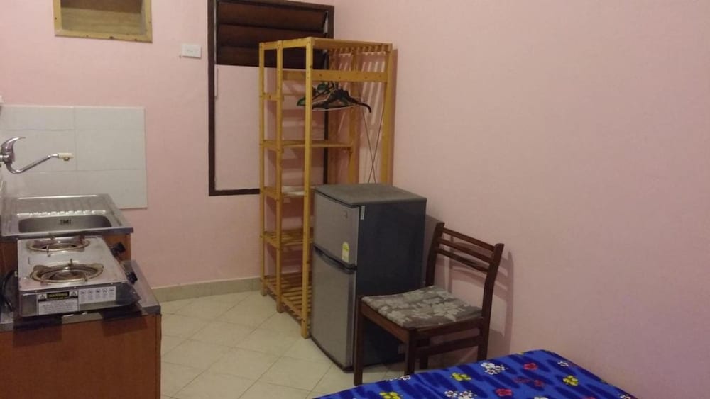 Bluepango Guest House - Hostel