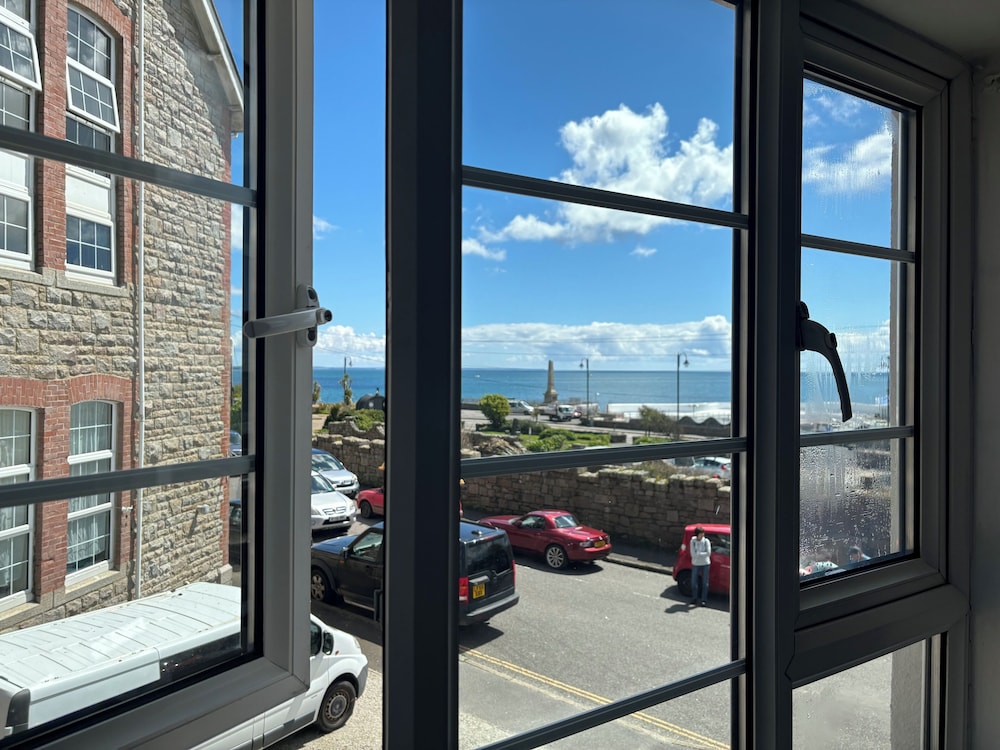 The Yacht Inn
