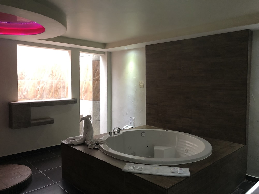 Hotel & Villas 7