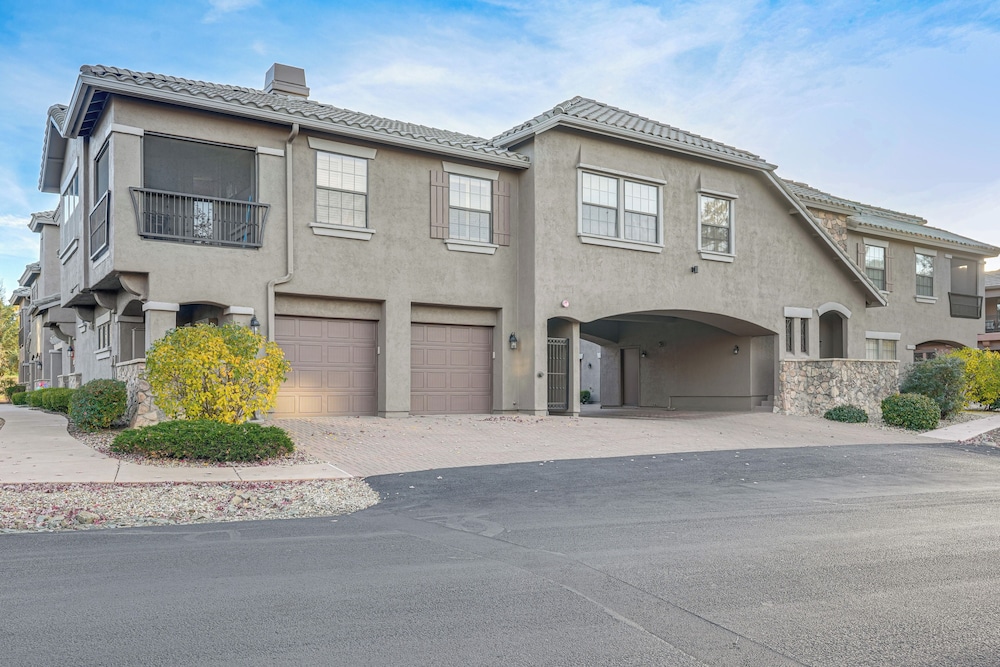 Stay, Work & Golf! Prescott Condo w/ WFH Setup
