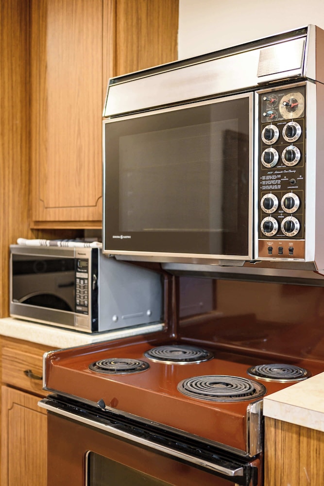 Cozy & Stylish Home Spacious, Fully Equipped Stay
