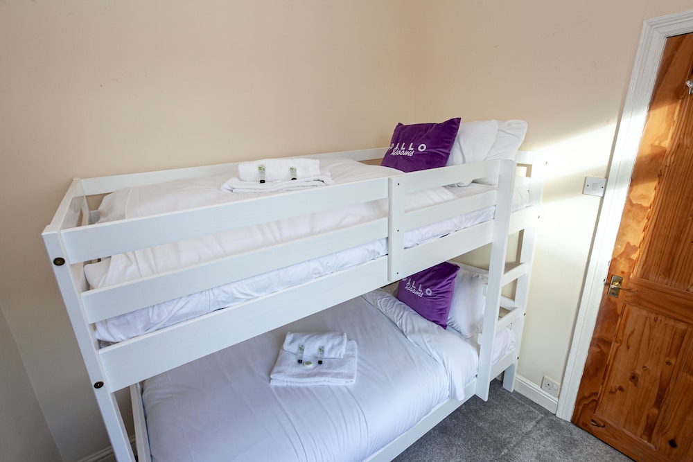 Pillo Rooms - Cosy 2 Bed House in Eccles view 2