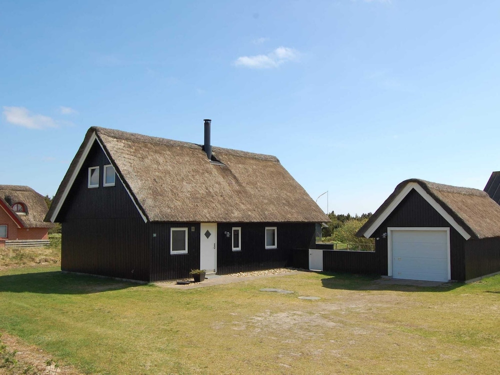6 Person Holiday Home in Blavand