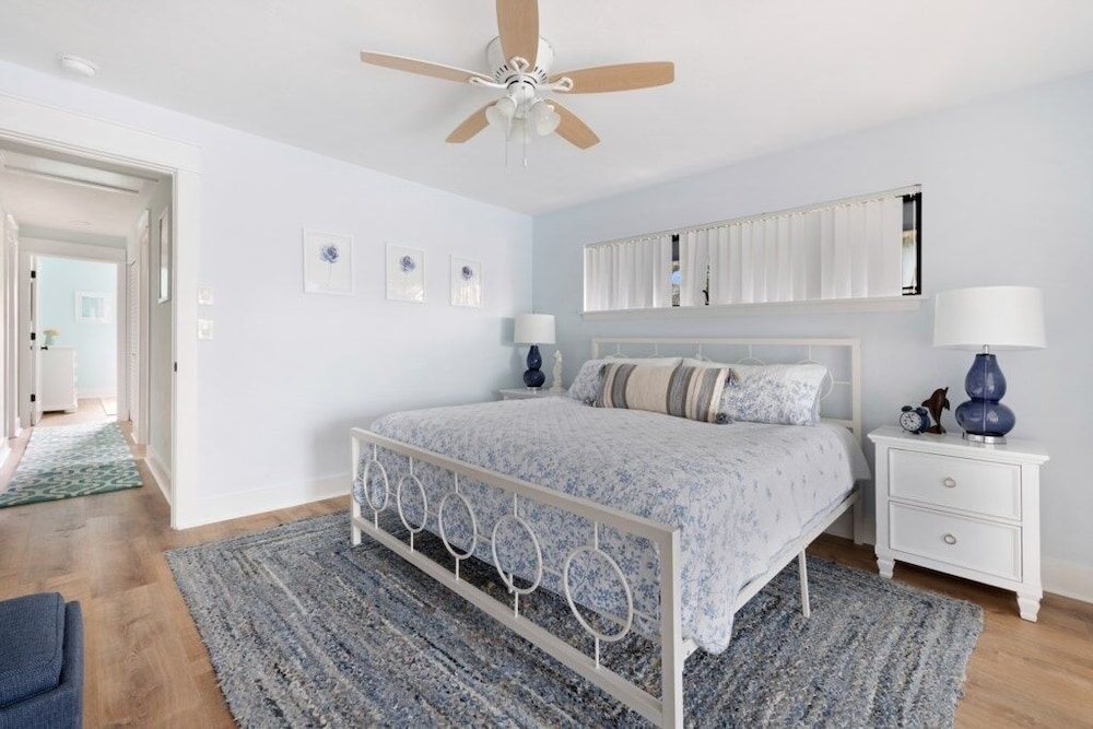11431 Dickey Lane-kaztiva 3 Bedroom Home by RedAwning view 4