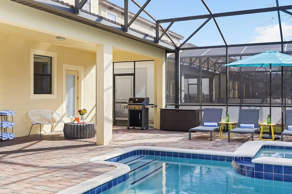 Sleeps 18! Family Retreat w/ Game Room, Pool, Resort Access Shadow Mountain