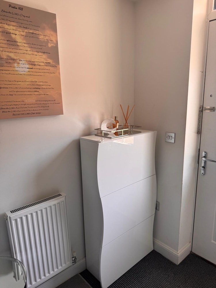 Luxurious Majestic 4 Bedroom- Free Parking
