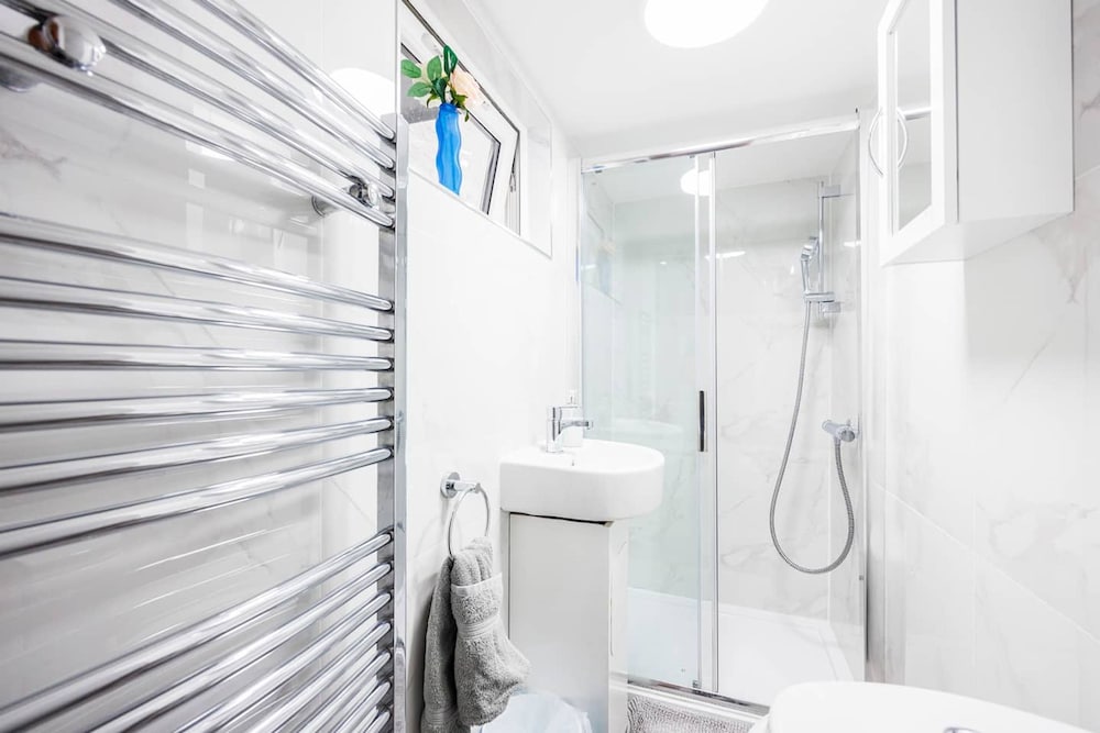 3 Bed 3 Bathroom Flat in Kensington A