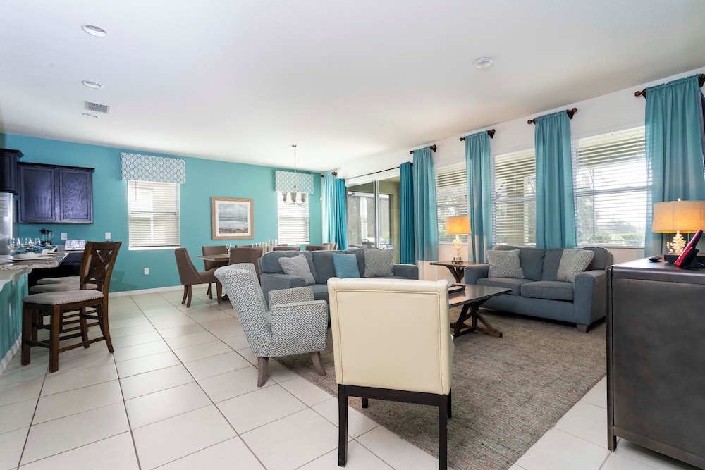 Marvelous 7 Bd w/ Pool Close to Disney @ Solterra 6086