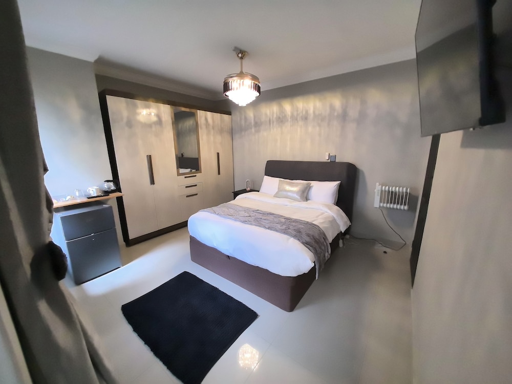 Bryanston Palms Accommodation