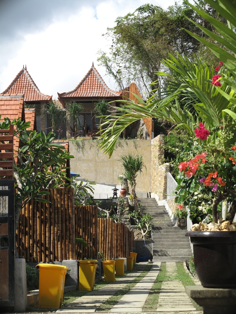 Yoki's Bungalows