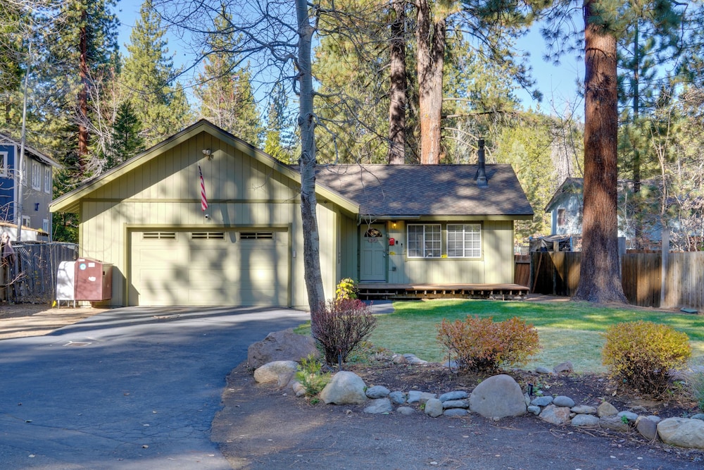 Lake Tahoe Home: Walk to Beach & Rental Shops! view 5