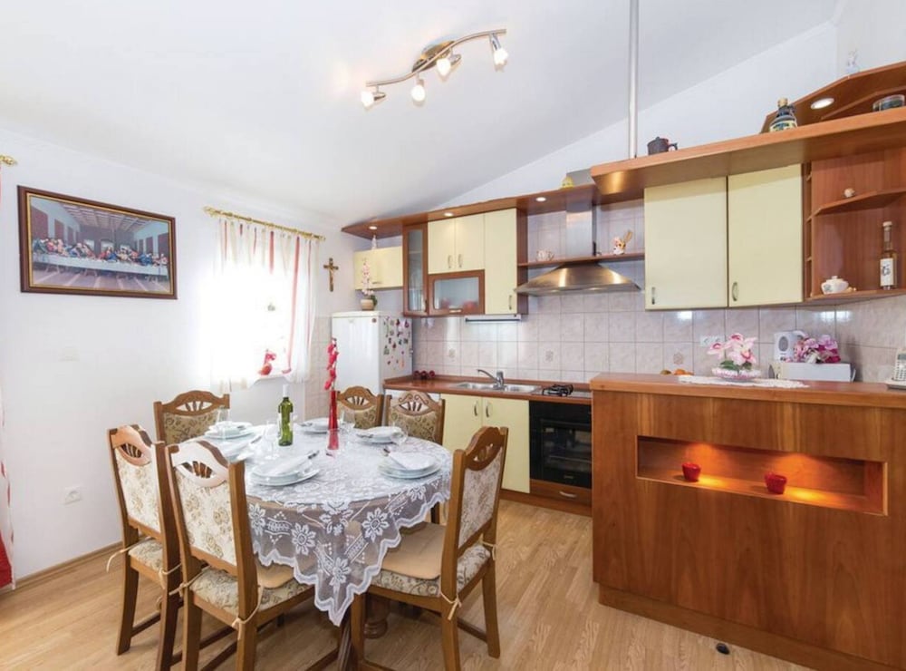 Kastel Luksic Scenic Villa With Pool