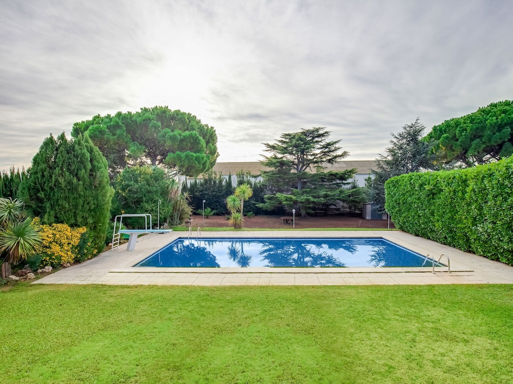 Deluxe Villa in Urbanització Bon Relax near Beach