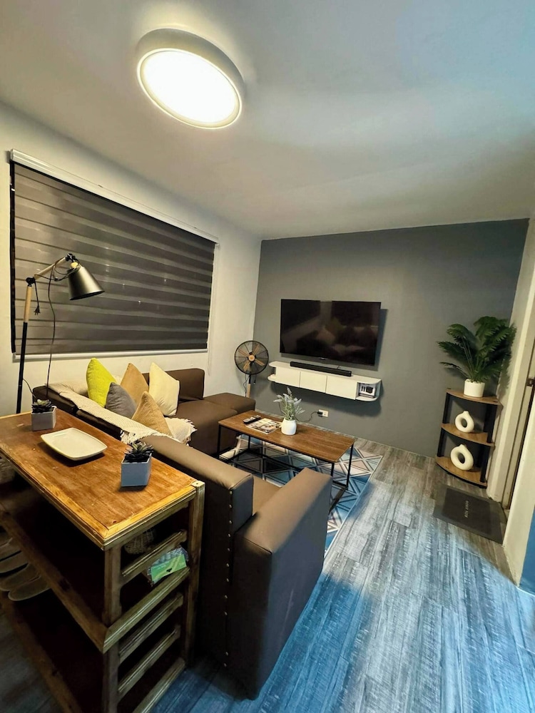 Cozy Holiday Home in San Pablo City for Groups of 8-10
