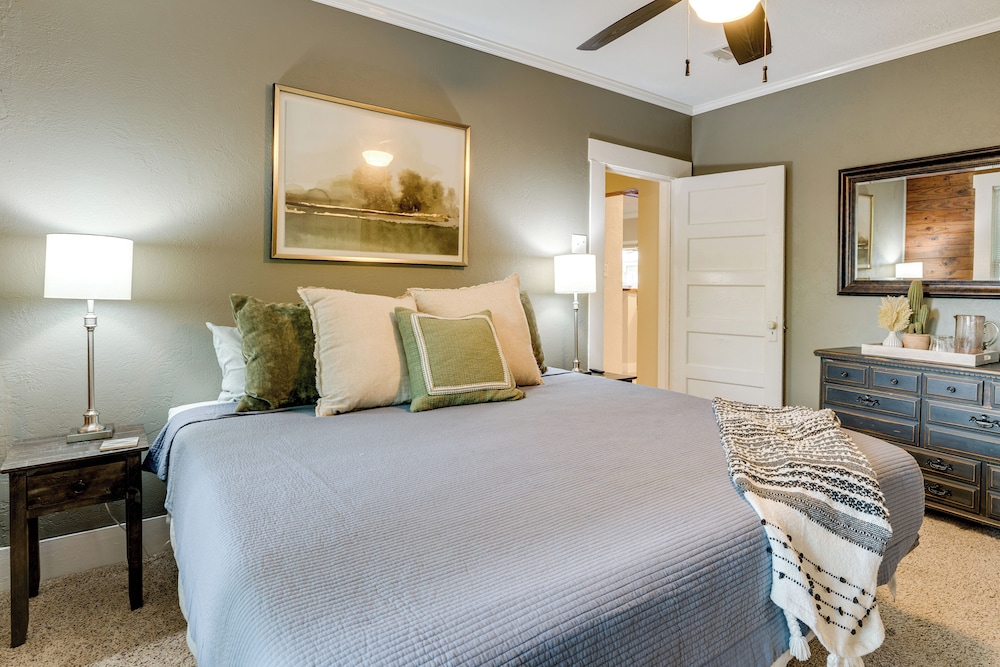 Hot Tub + Outdoor Kitchen: Stylish Home in Bryan