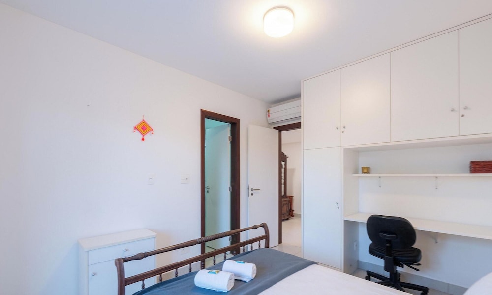 House w/ Pool 200 m From the Beach Pro0003