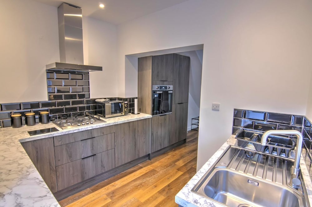 2 Bed House, Family Friendly With Garden view 5