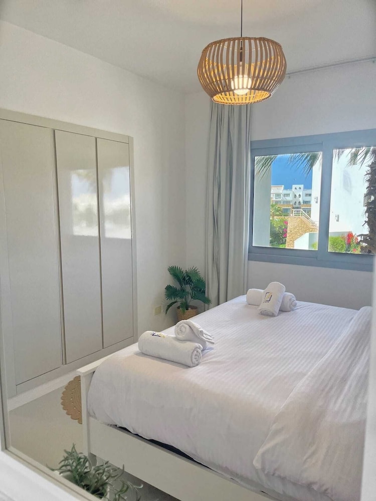 Xuru Stays I Charming & Beautifully Styled 3bdr @ Swan Lake Gouna