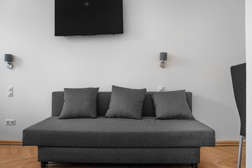 Perfect 7BR Stay Near Hauptbahnhof