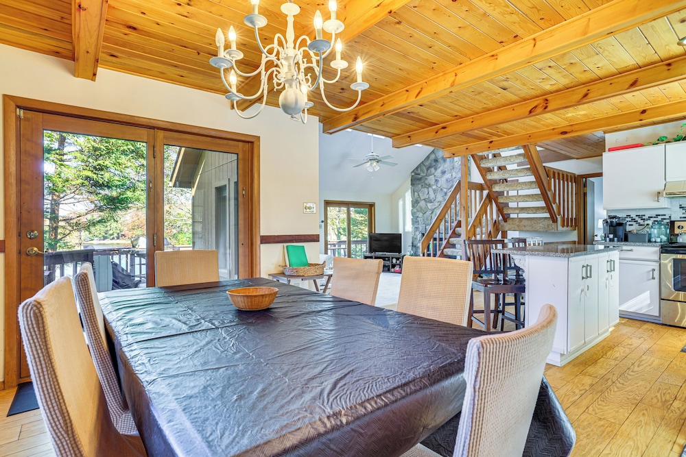 Walk to Beach: Arrowhead Lake Home