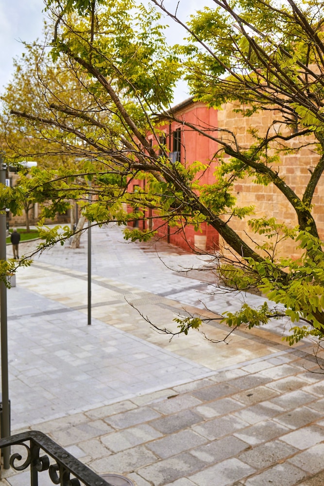 AV Plaza Italia in Vila
