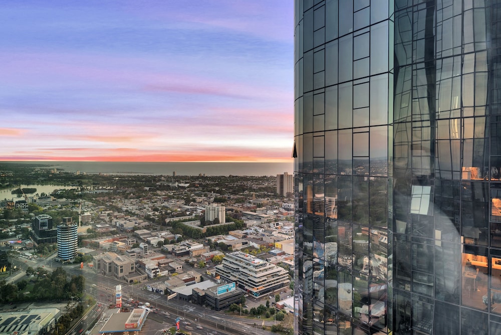 Melbourne Square Apartments