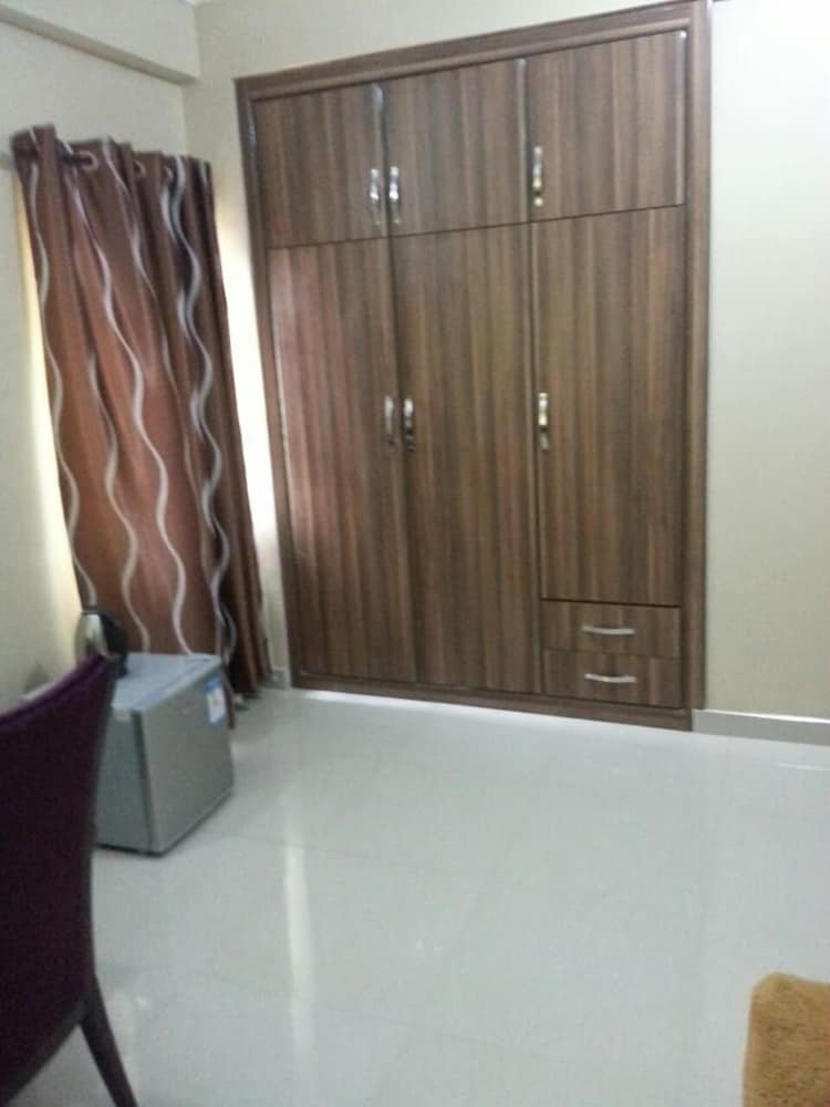 MJ Appartments view 4
