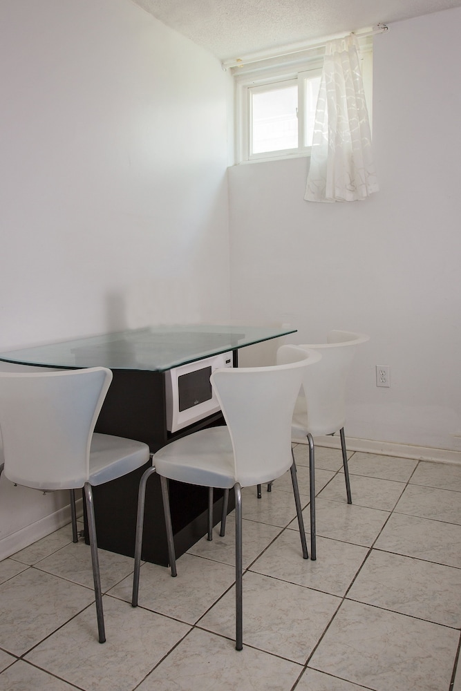 Charlton Suites Guest House