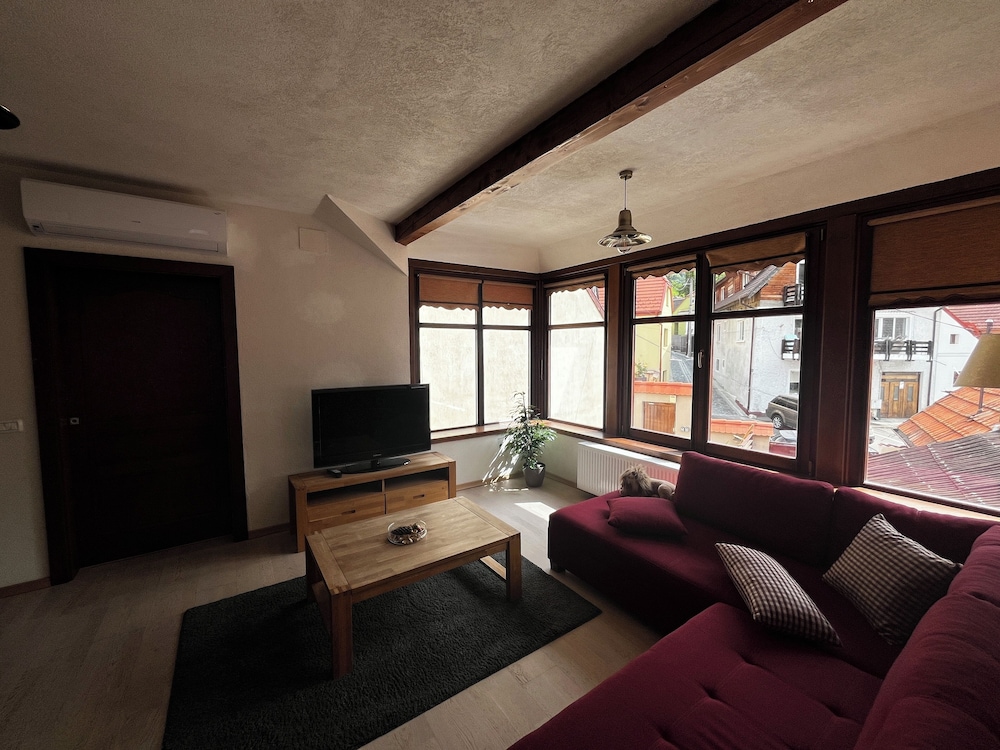Charming Apartment City Escape